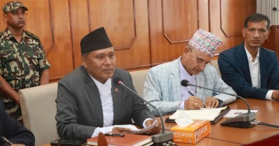  सवारी चालक अनुमतिपत्र समयमै उपलब्ध गराउनुपर्नेमा मन्त्री घिसिङको जोड 